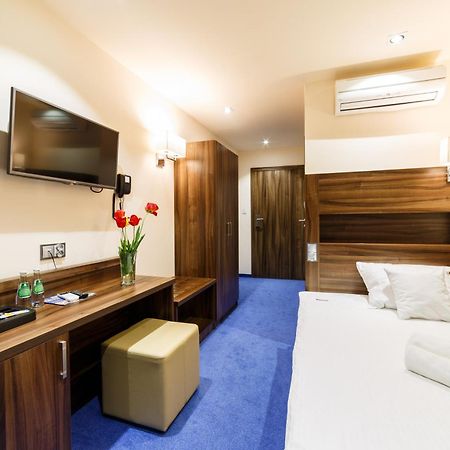 Hotel Sanvit Lake Resort & Spa Окунинка Екстериор снимка
