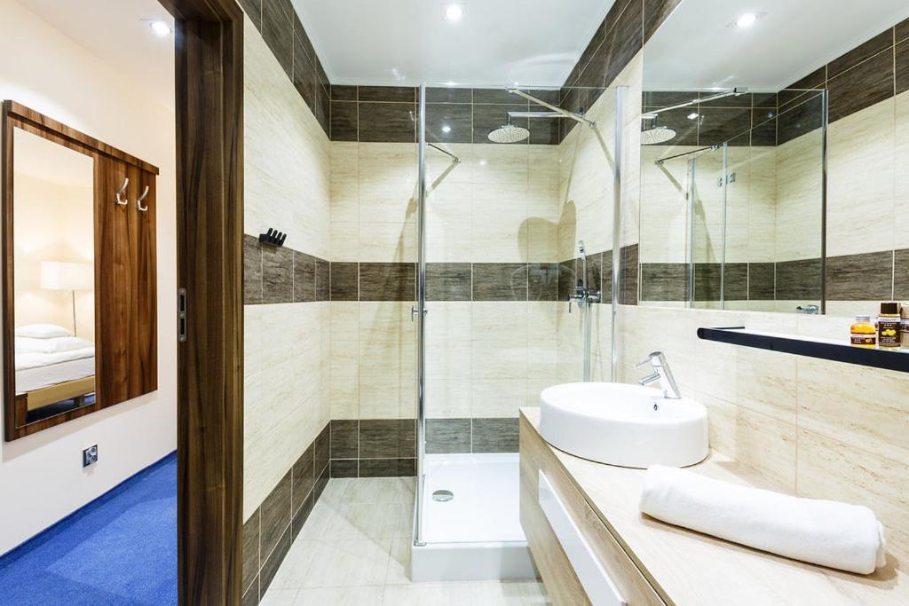 Hotel Sanvit Lake Resort & Spa Окунинка Екстериор снимка