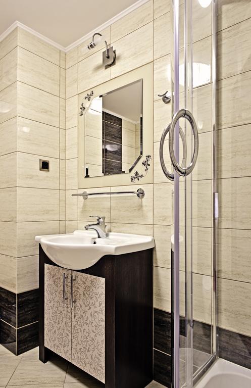 Hotel Sanvit Lake Resort & Spa Окунинка Стая снимка